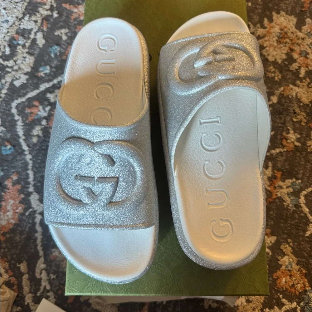Gucci Women's Silver Glitter Platform Rubber Sandals - Picture 3 of 7